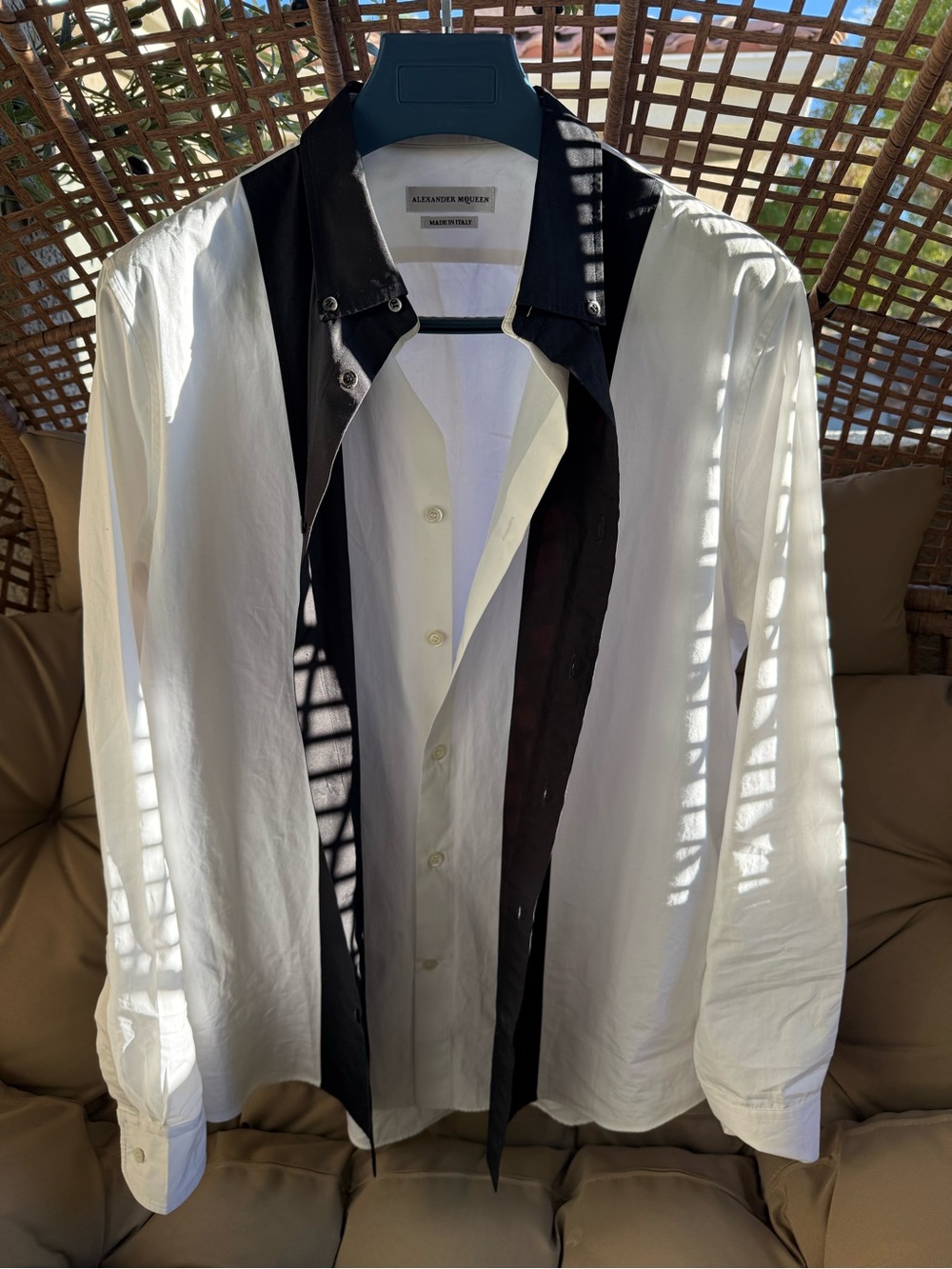 Alexander McQueen Men’s White Shirt with Central Black Panel - Picture 5 of 10